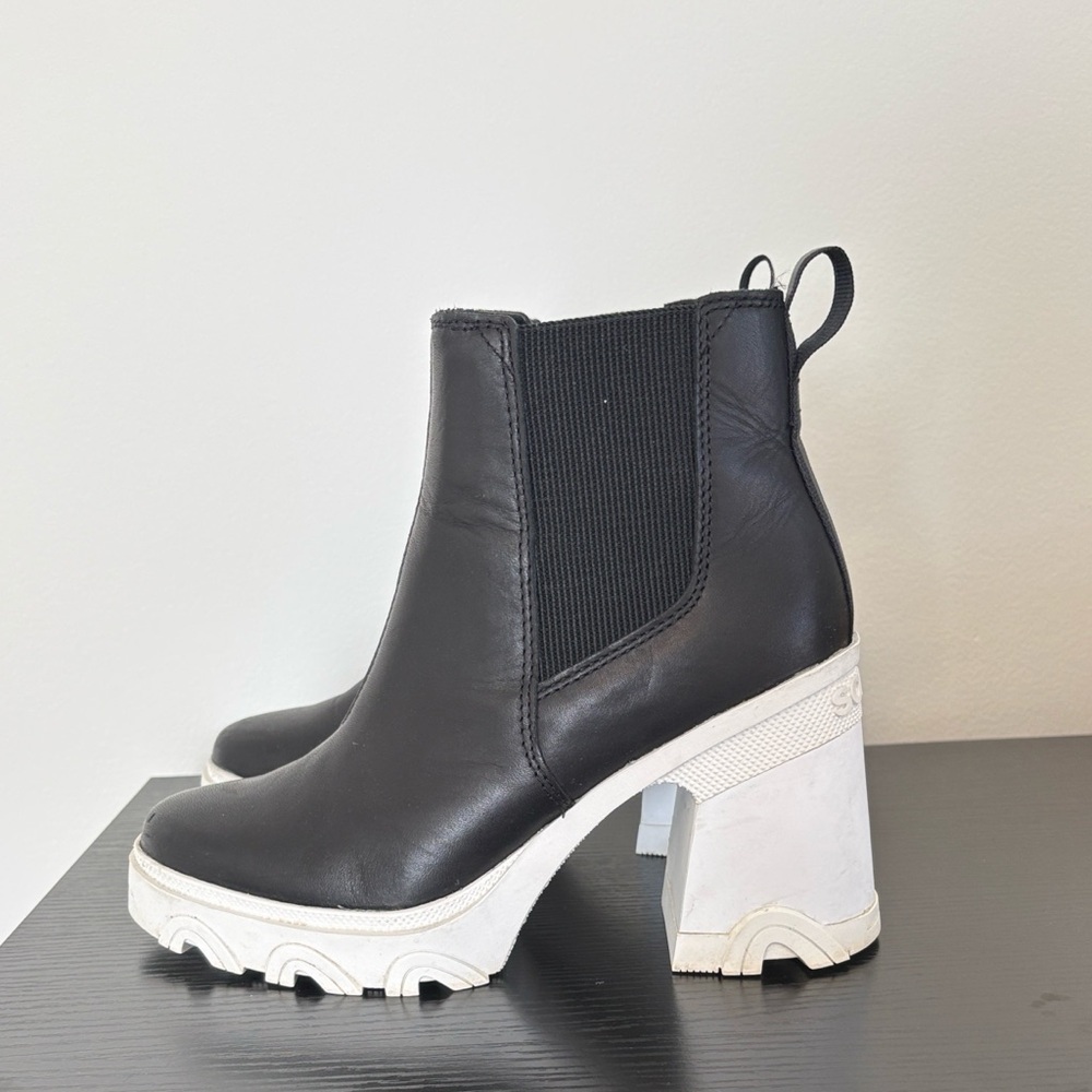 SOREL Brex Waterproof Platform Heeled Chelsea Boots Black White Size 7